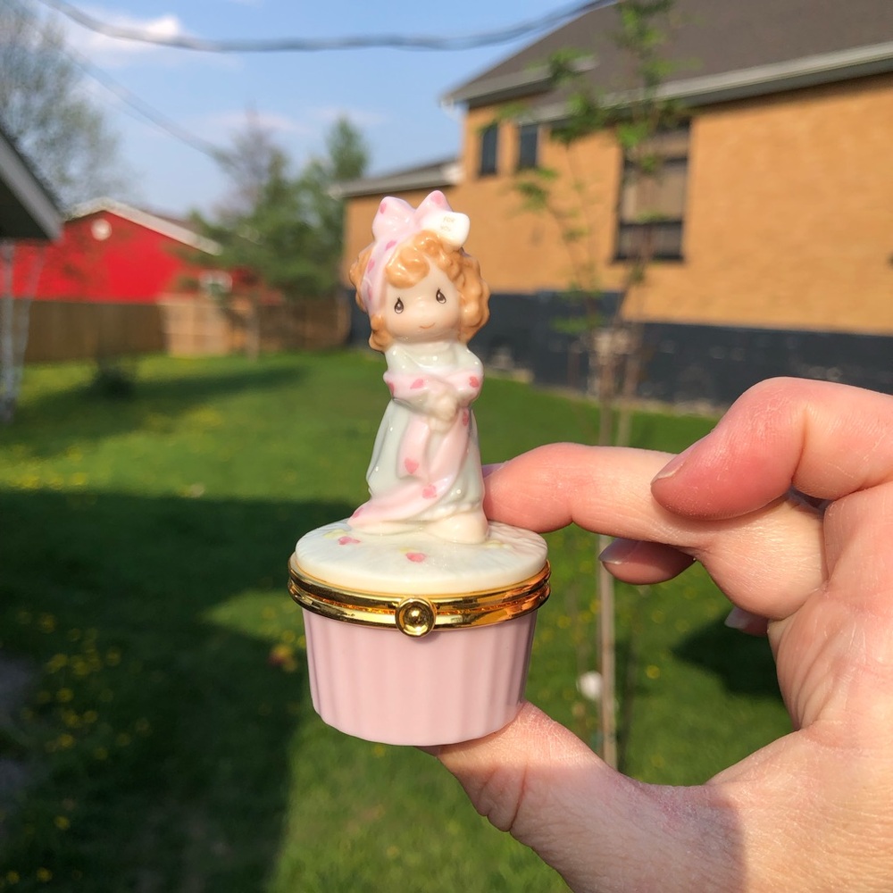 Precious Moments Pink and Gold Trinket Box tooth fairy Pill box Sad eyes Hinged - Picture 9 of 10